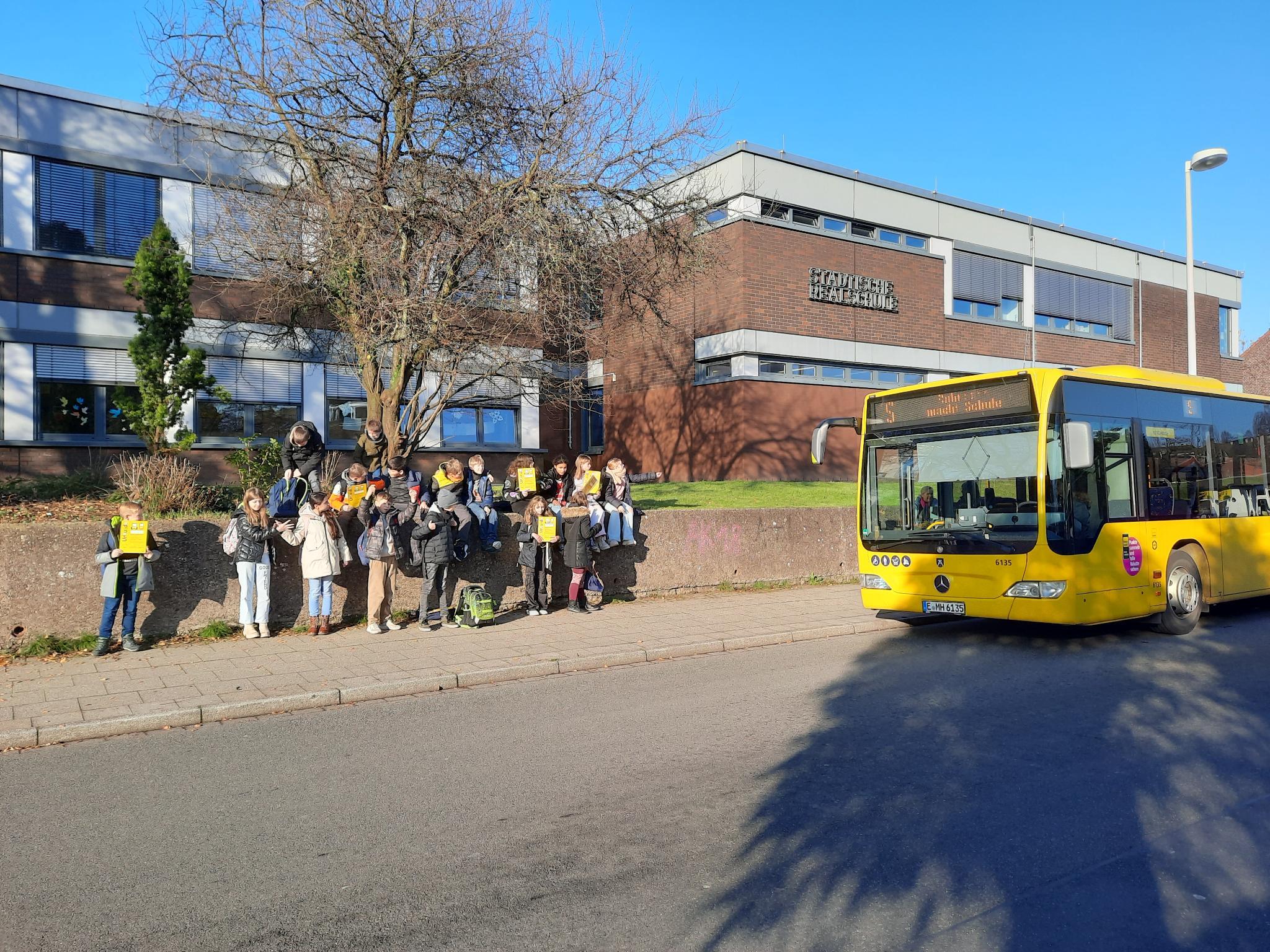 Read more about the article Ausflug der 5b zur Busschule